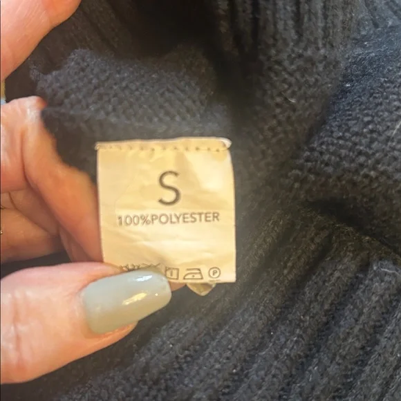 Sweater with American Flag Design - Picture 6 of 9